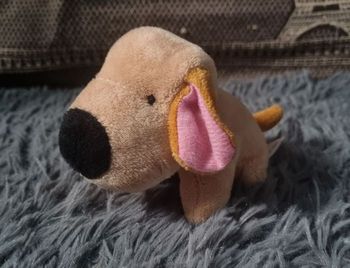 Petite peluche chien (style doug chien de la haut)
