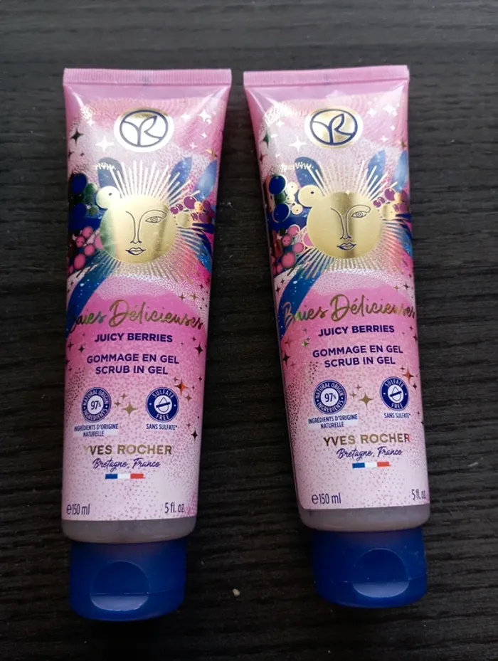 Lot 2 gommages pour le corps parfum baies
