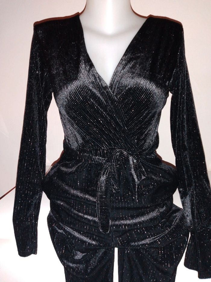Combinaison en velours noir scintillante