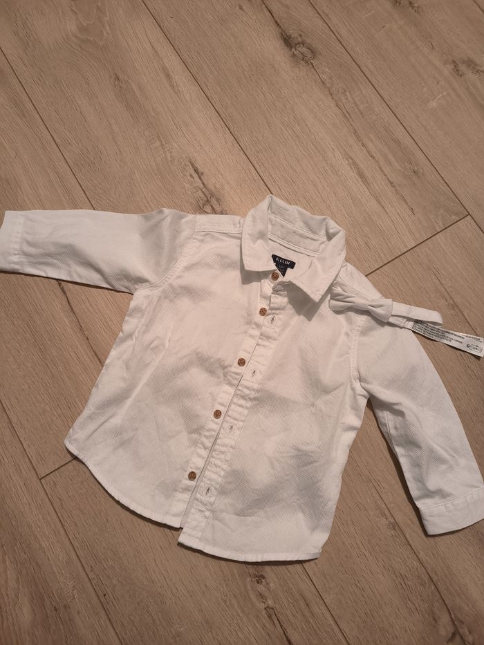 Chemise blanche avec nœud papillon neuf