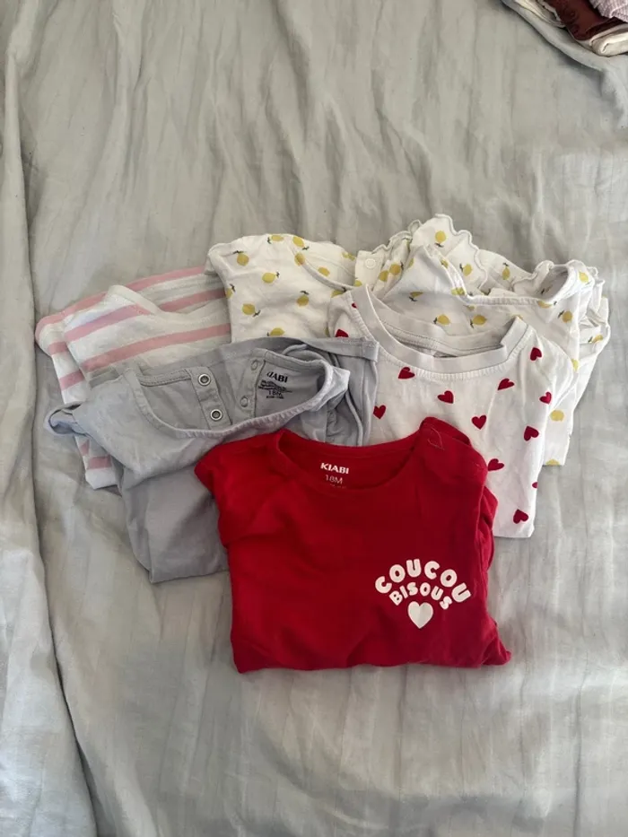 Lot 6 hauts - 18 Mois