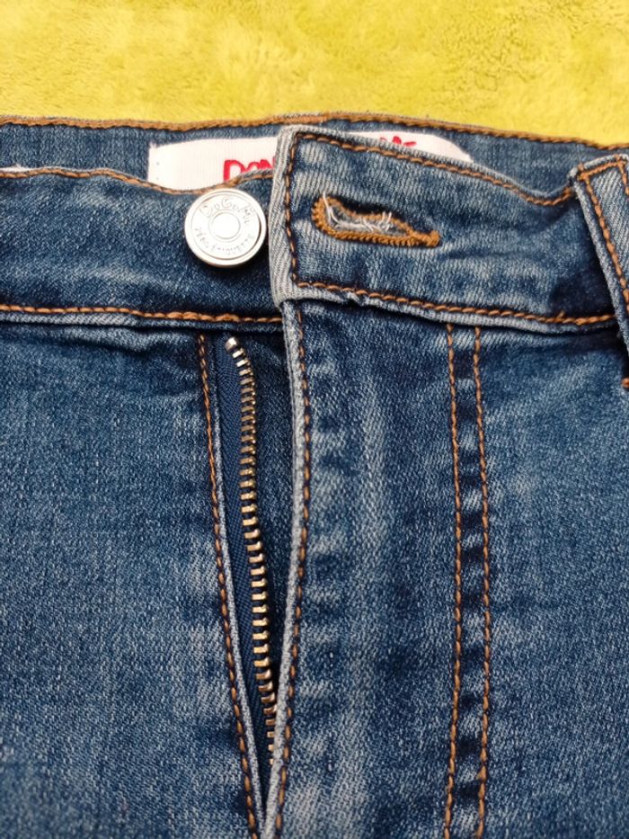 Short en jean bleu Jennyfer taille 38 - photo numéro 4