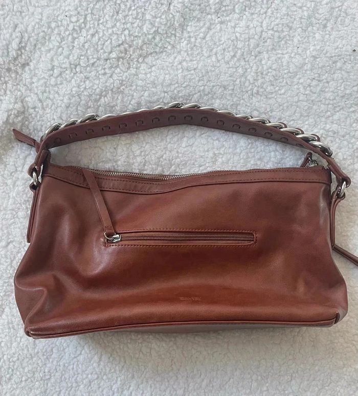 Petit sac à main avec anses classe élégant en cuir marron avec lanières - photo numéro 4