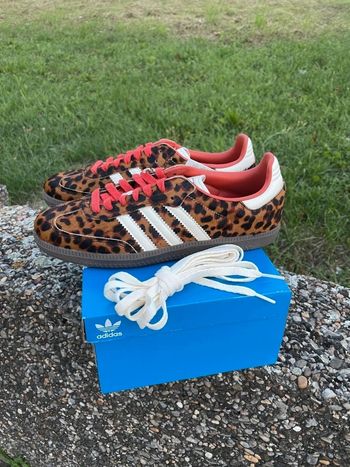 Adidas Samba OG léopard Rouge  Taille 42