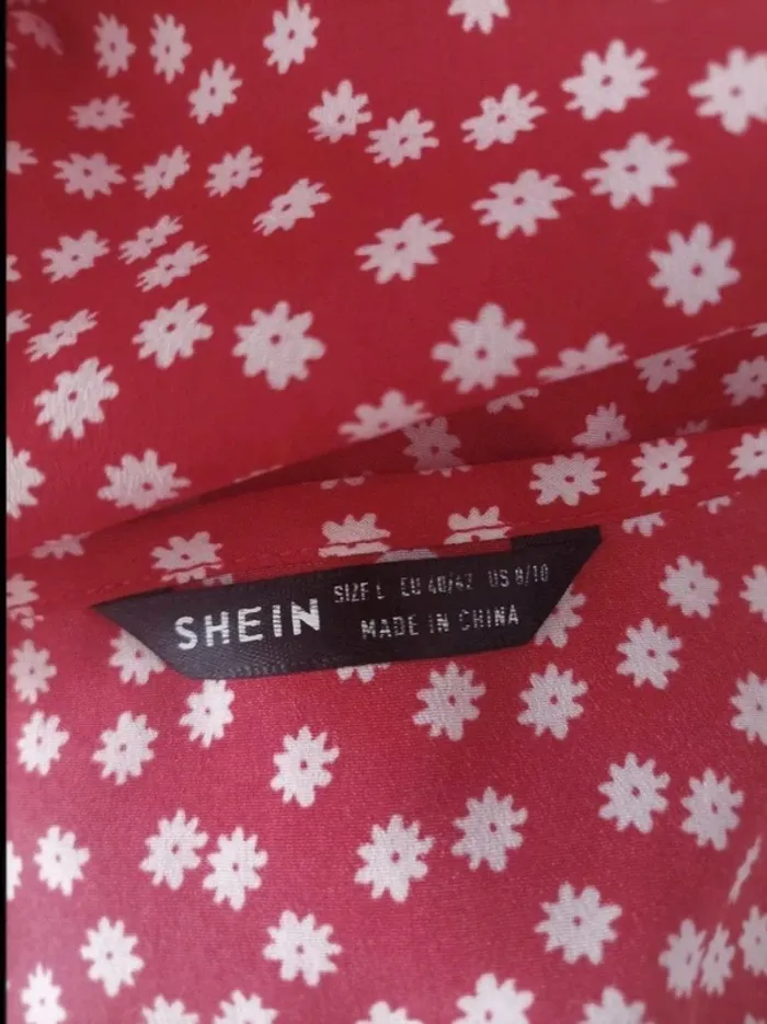 Jolie robe casual rouge à fleurs blanches Shein femme taille L (40/42) - photo numéro 4