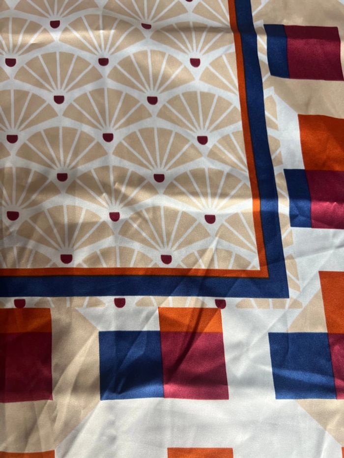 Magnifique foulard - photo numéro 4