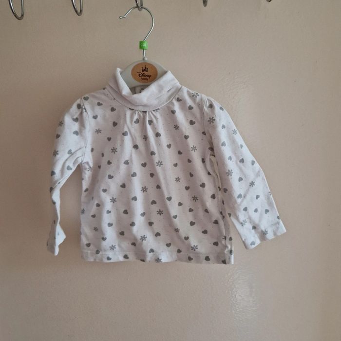 80 cm sous pull blanc a coeur gris