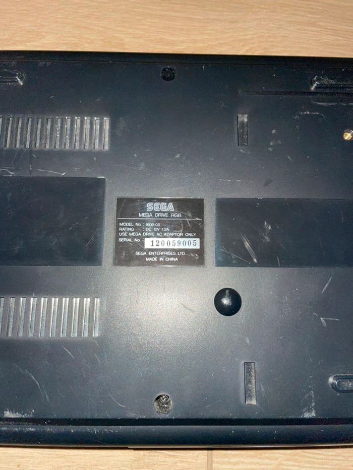 Console Sega Mega Drive RGB 1600-09 Loose PAL works fonctionnel Sans Câbles - photo numéro 6