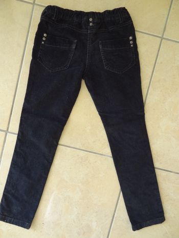 Pantalon velours noir T 9ans
