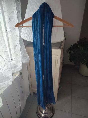 Écharpe bleu