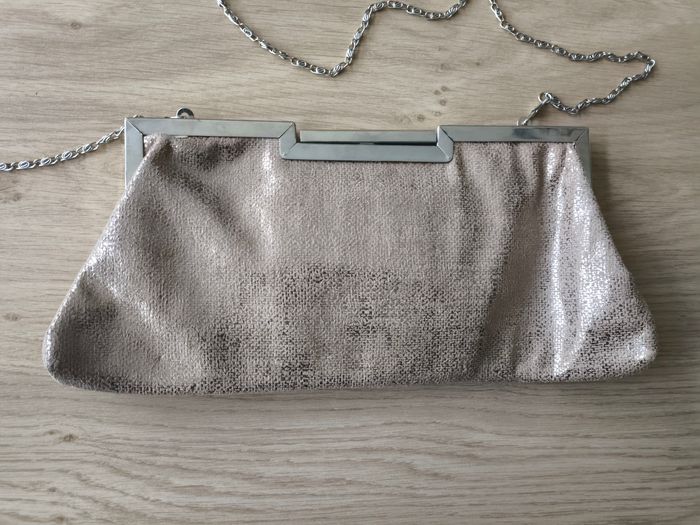 Pochette femme très élégante - photo numéro 3