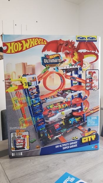 Circuit Hot Wheels Neuf.
