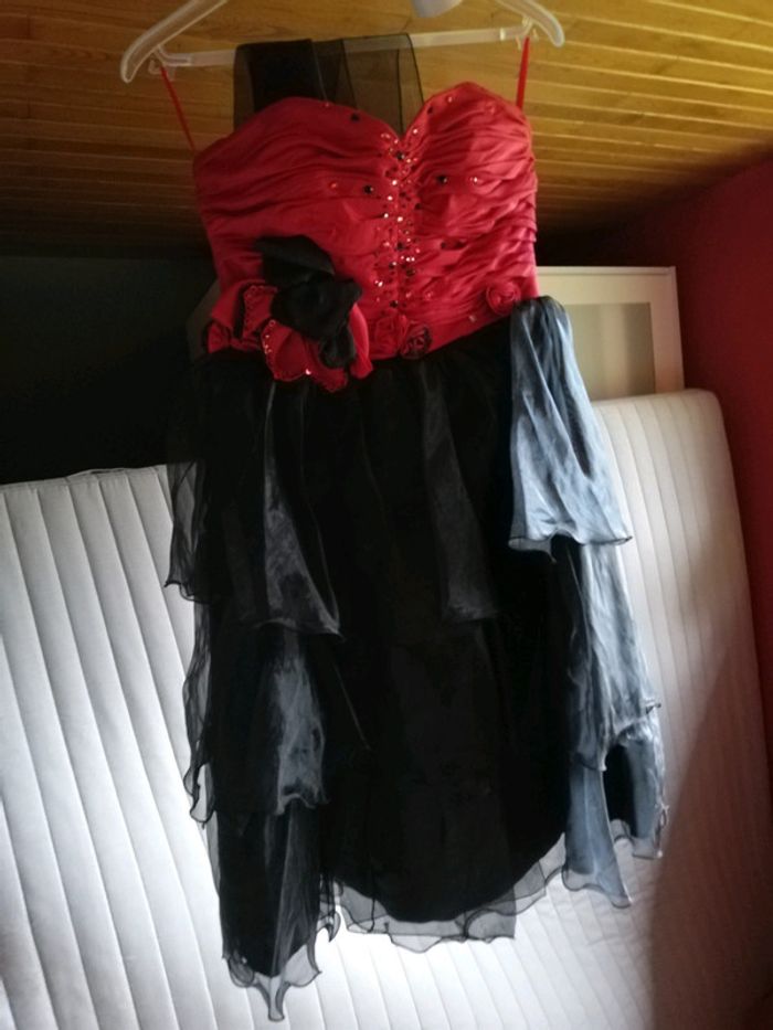 Robe de cocktail - photo numéro 2