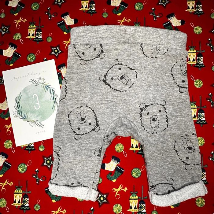 Jogging Orchestra oursons 3 mois TBE (4€) - photo numéro 2