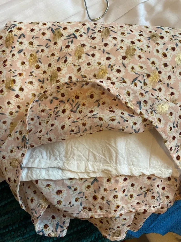Robe à fleurs rose et dorée - photo numéro 9