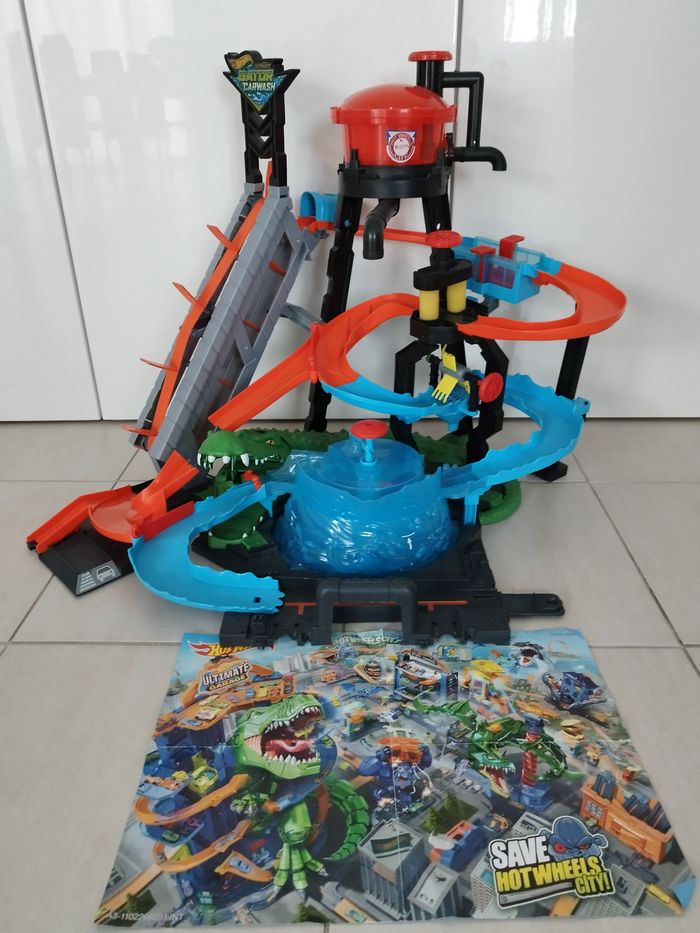 Circuit Hot Wheels Ultimate Gator Car Wash – avec 1 voiture – Excellent état