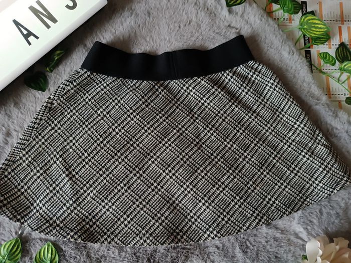 Jupe noir et blanche petit carreaux 6/7 ans - photo numéro 5