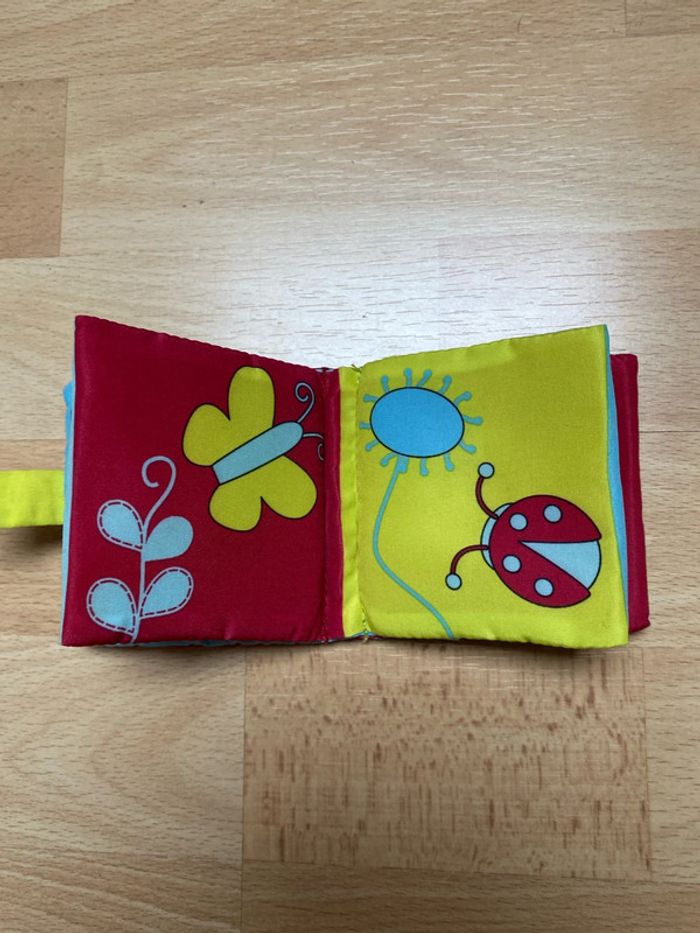 Mini livre tissu bruits Sophie la girafe Vulli - photo numéro 3