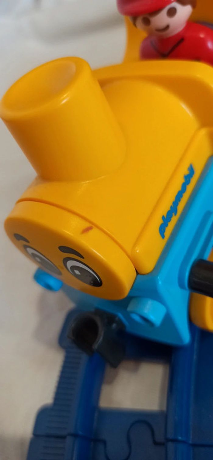 Circuit avec rails et train playmobil 123 - photo numéro 3