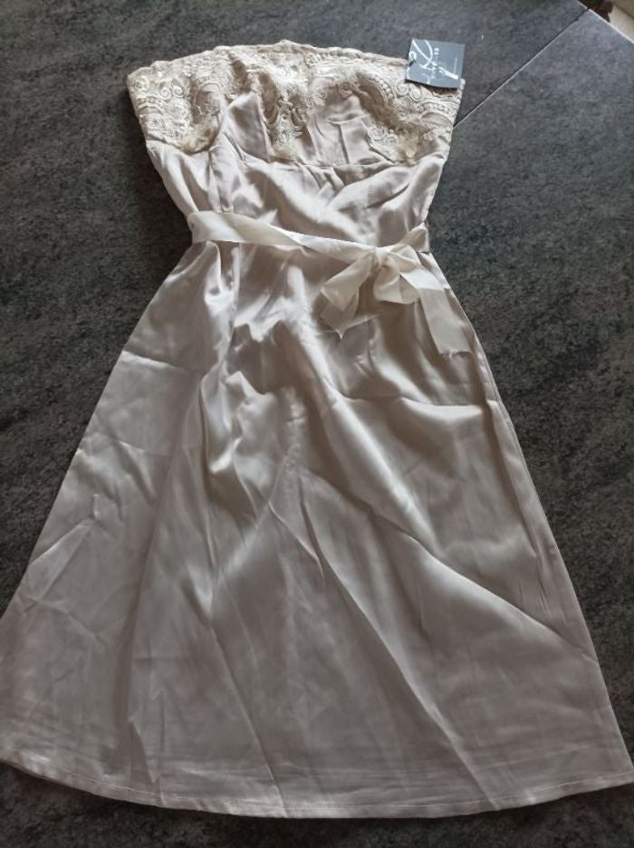 Robe bustier crème taille M voyelles