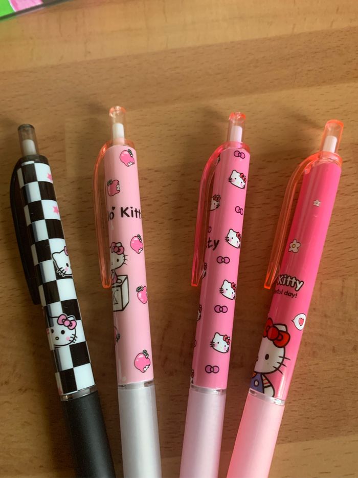 4 stylos Hello Kitty - photo numéro 3