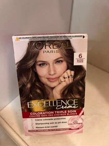 Kit coloration neuve, jamais ouverte L’Oréal Paris Excellence Crème 6 Blond Foncé