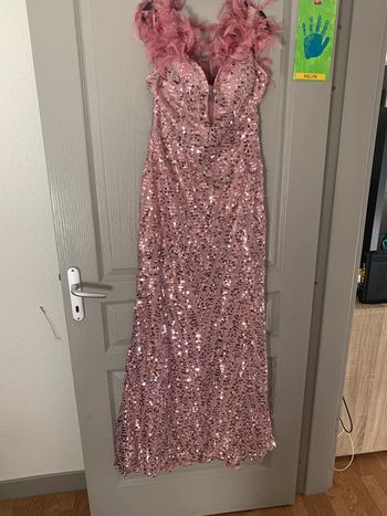 Robe à sequins rose