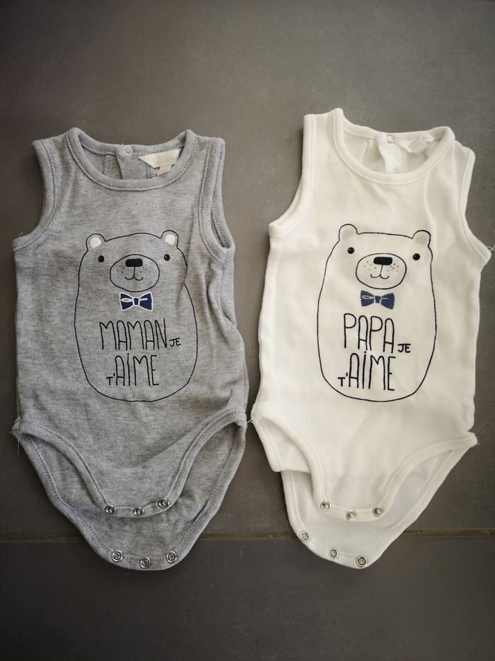 Lot 2 Bodys sans manches