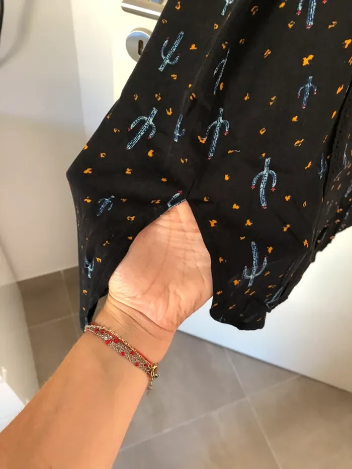 Robe droite noire à motifs cactus bleus, neuve avec étiquette PAJ taille S - photo numéro 3