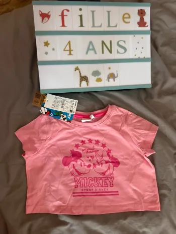 Haut tee shirt Minnie 4 ans neuf