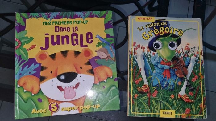 Livres pop-up et yeux animés