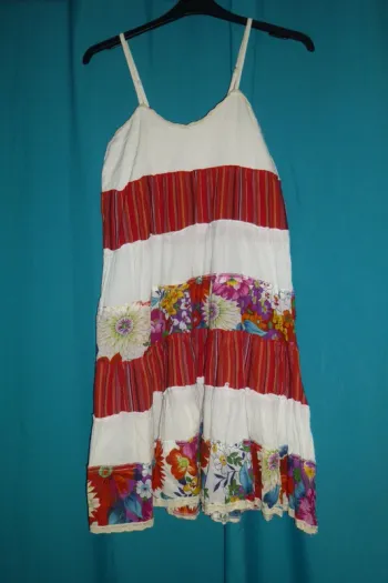 superbe robe d'été à bretelle khol taille 42