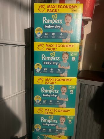 Pampers couches taille 7