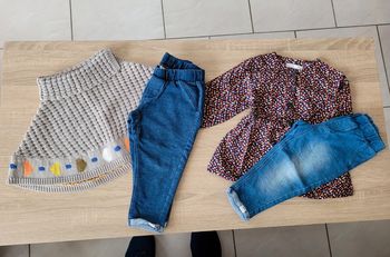 Lot de 2 ensembles fille en 12 mois