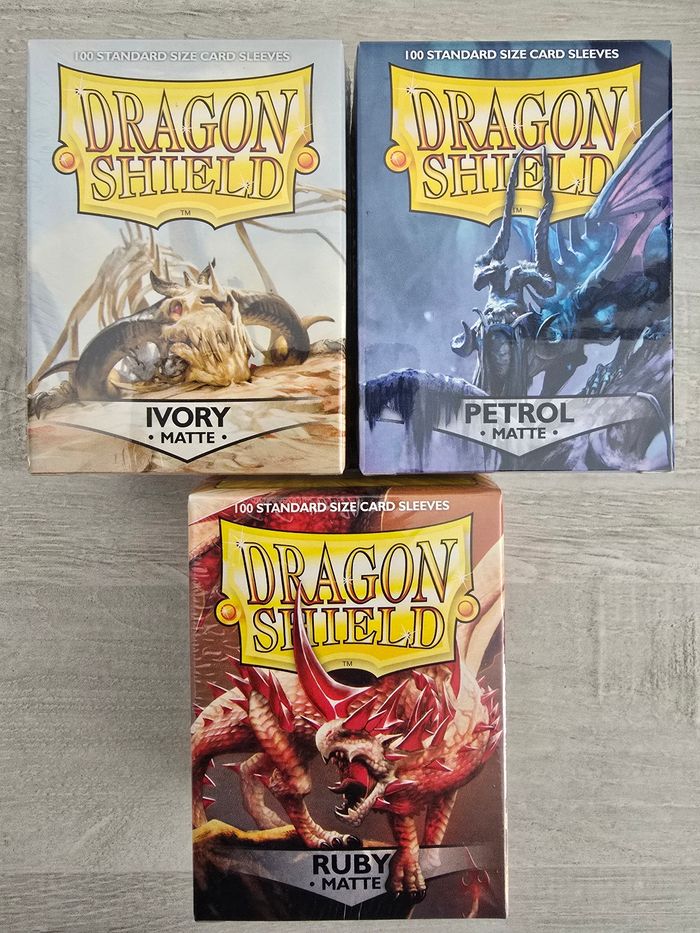 Lot de 3 paquets de 100 sleeves Dragon Shield Matte