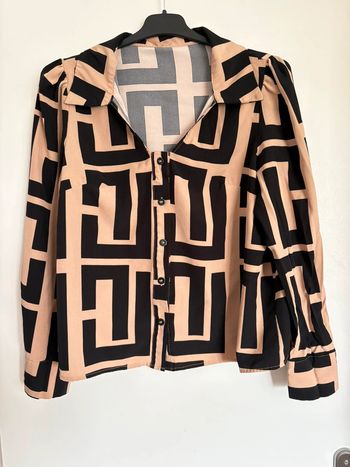 Chemise graphique à motifs géométriques nude & noir - style vintage chic