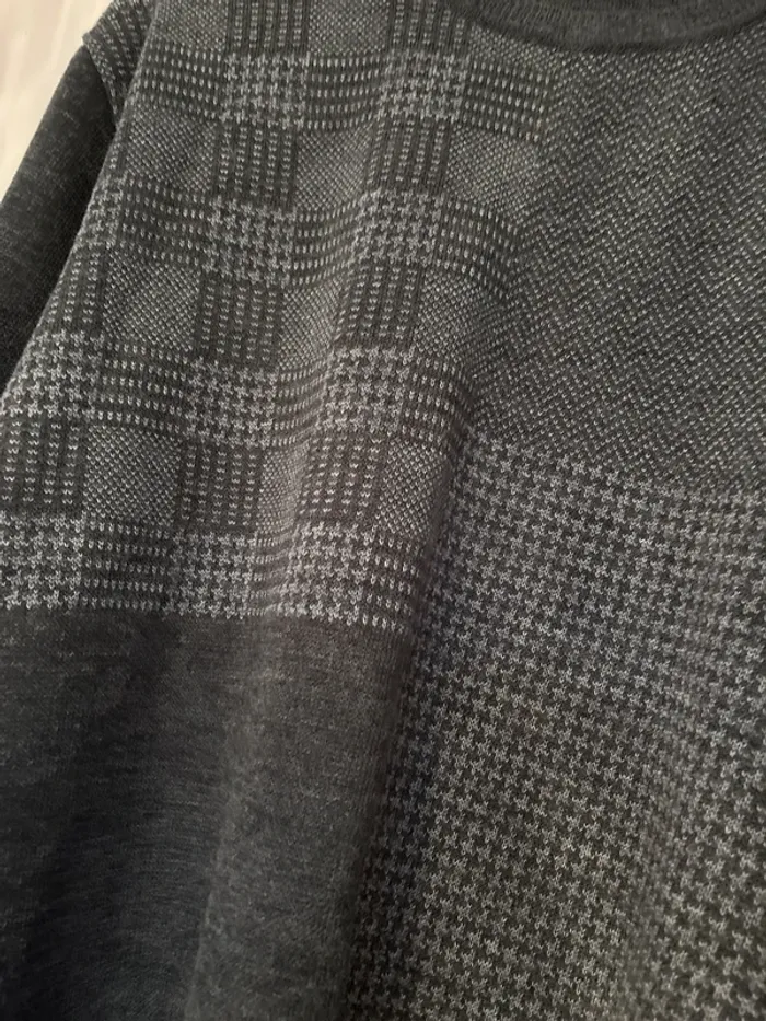 Pull gris - photo numéro 2