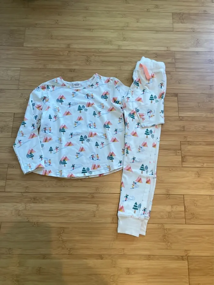 6 ans - Pyjama 2 pièces - coton doux thème du ski - comme neuf