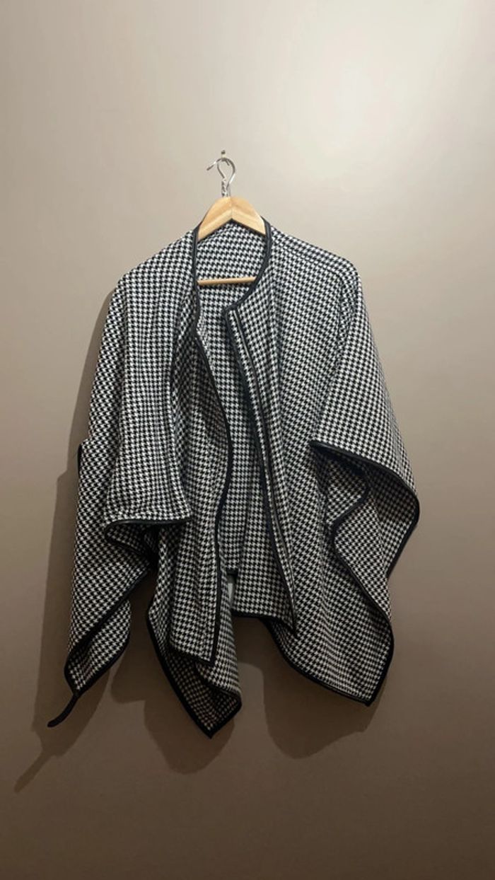 Cape / manteau avec ceinture