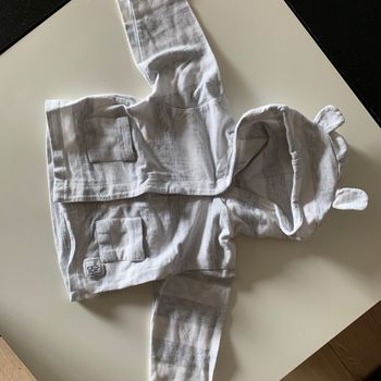 Sweat à capuche 6 mois gris blanc rayures