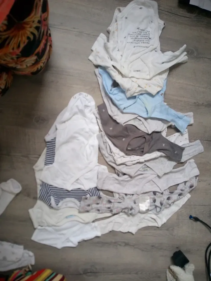 Lot vêtements naissance - photo numéro 3