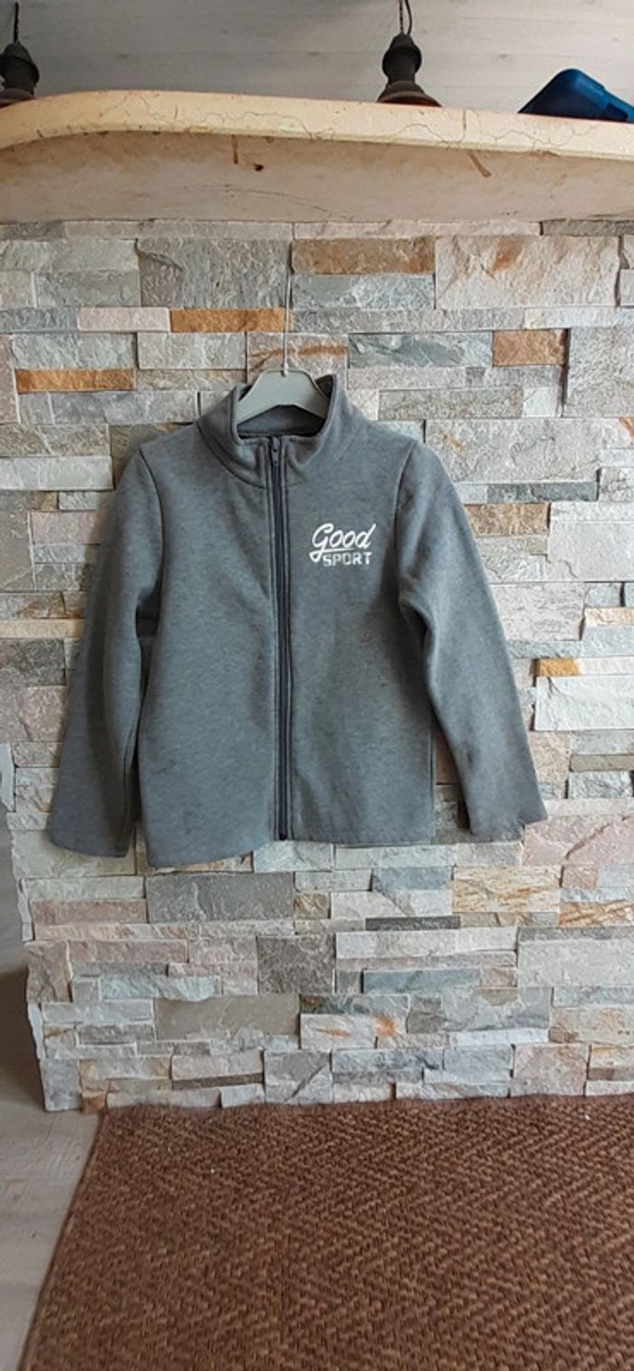 Veste gilet gris sweat haut de survêtement 8 ans