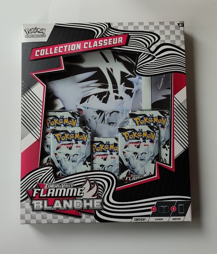 Coffret pokémon classeur ev10.5 flamme blanche