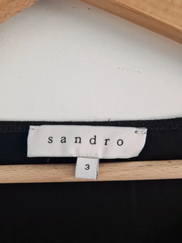 T-shirt Sandro – Taille 3 – Très bon état - photo numéro 3