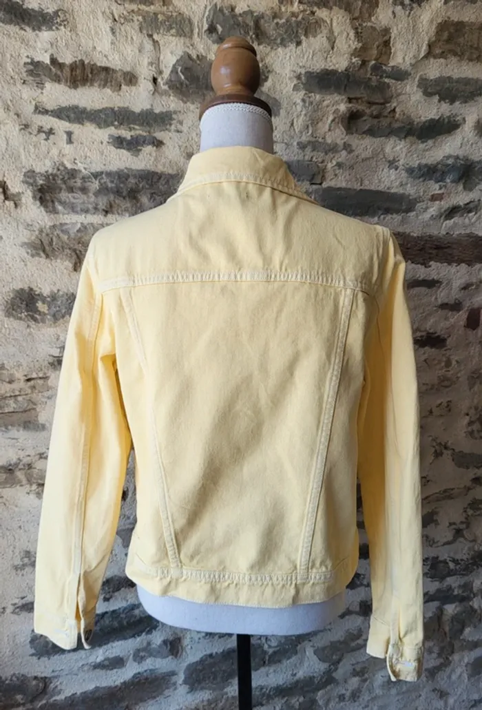 Veste en jean jaune Kiabi Taille 38 - photo numéro 4