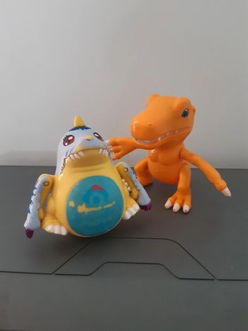 Lot 2 figurines Digimon