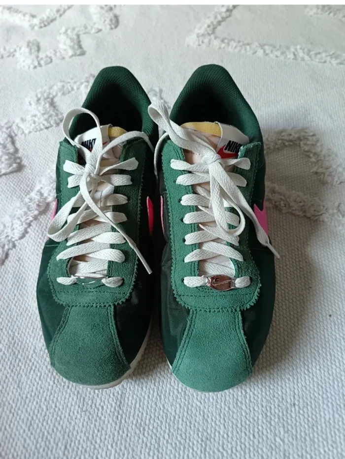 Baskets Cortez Nike vert et rose - photo numéro 2