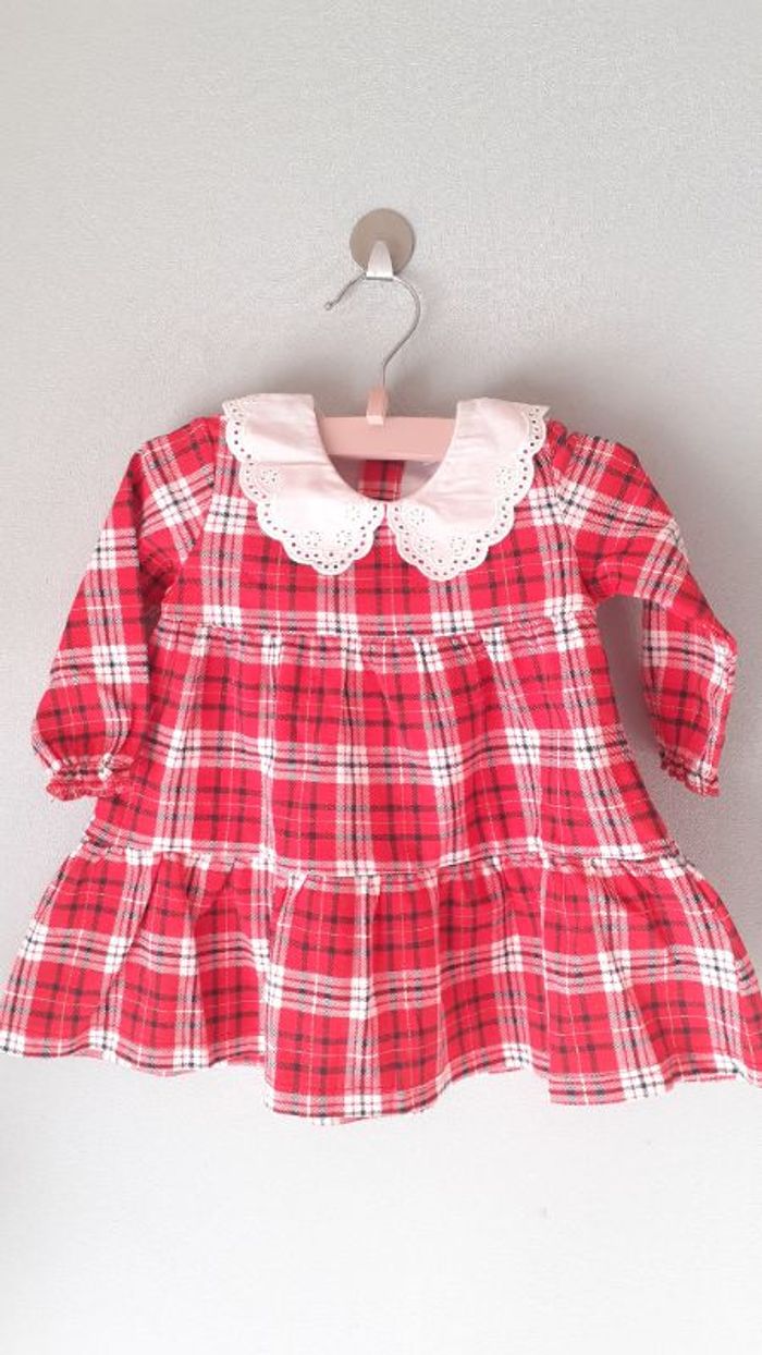 Robe a carreaux avec col dentelle - photo numéro 4