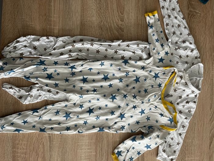 Lot pyjama 18 mois - photo numéro 3