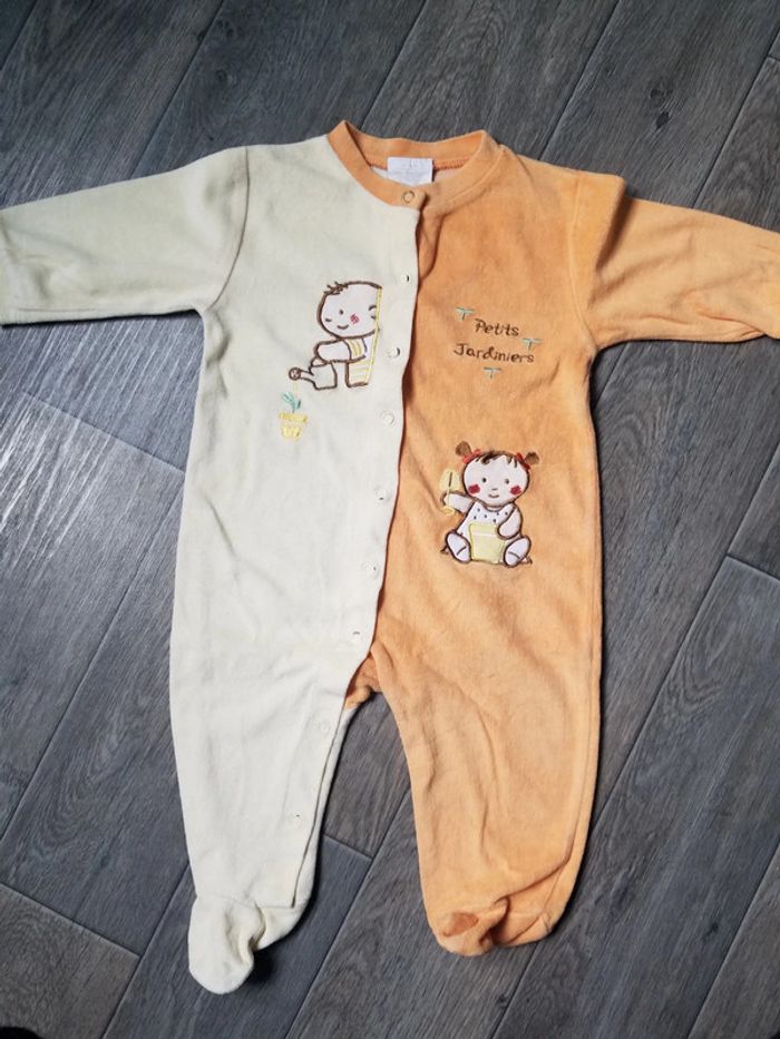 Pyjama velours taille 6 mois bon état